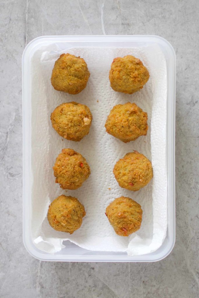 falafels stored in airtight container with paper towel 683x1024 1